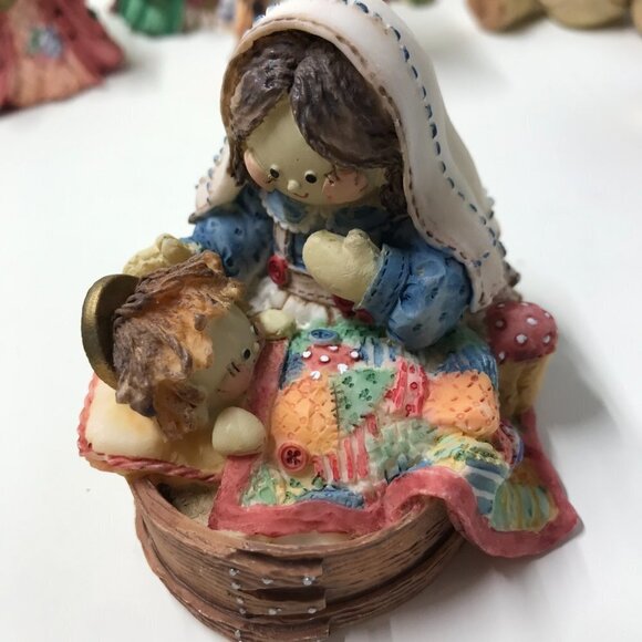Vintage 1994 Cute as a Button Mary Rhyner Nativity Set 8 pieces Sew Cute!! - Picture 2 of 13